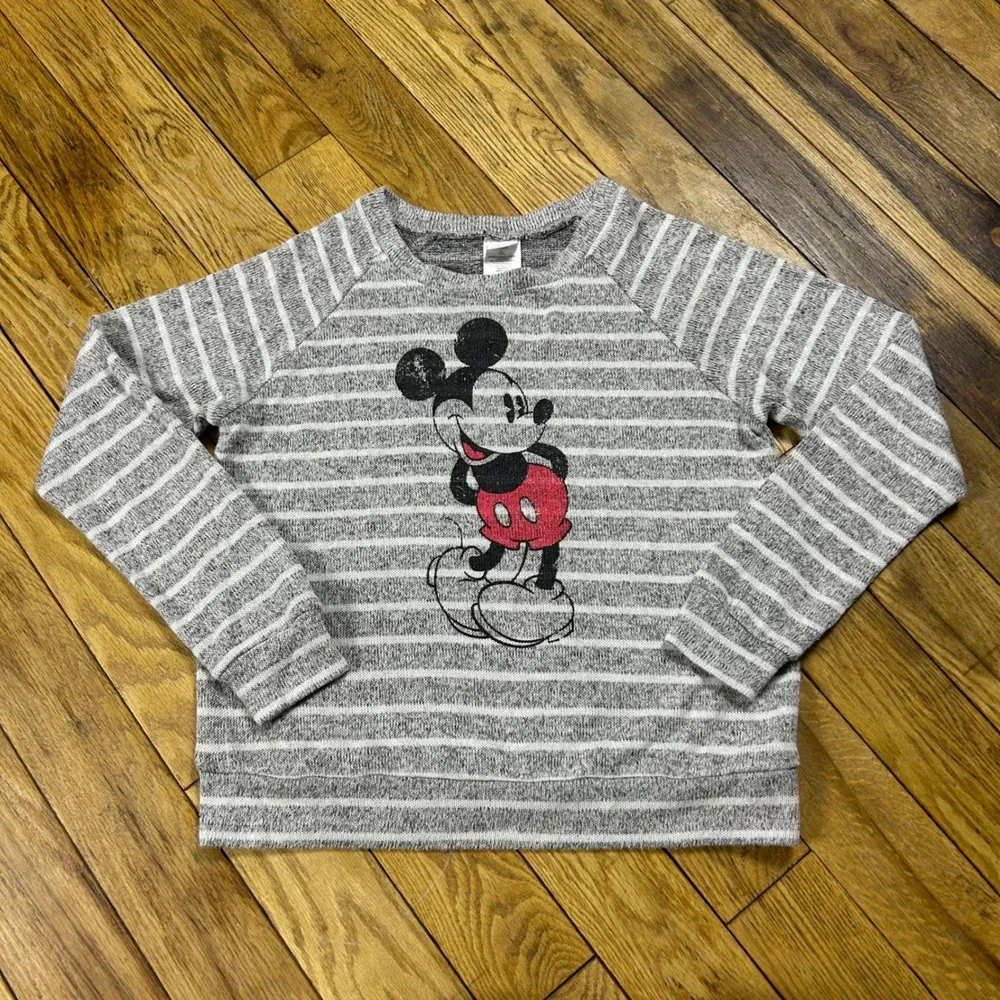 Disney World Mickey Mouse Gray Crewneck Sweater Mickey Mouse Kids Size XL‎